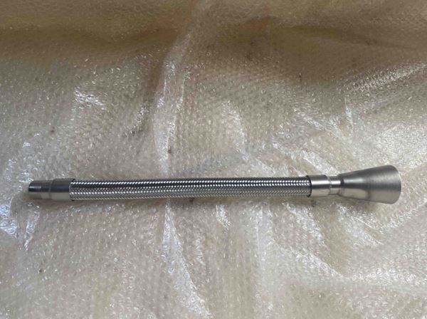 Metallorukav du 20 na vykhode so sgonom dlya 57 mm